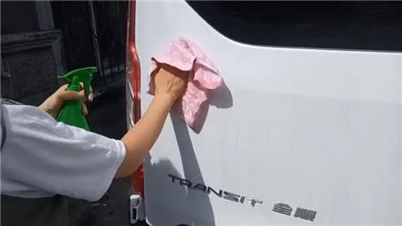 車貼的安裝方法、流程及注意事項(xiàng)的濕貼法