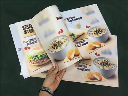 UV透明膜海報(bào)打印彩白彩畫(huà)面加工制作 漢堡王實(shí)體店海報(bào)案例分享
